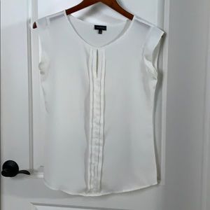 THE LIMITED Cream Key Hole Blouse SZ XS.